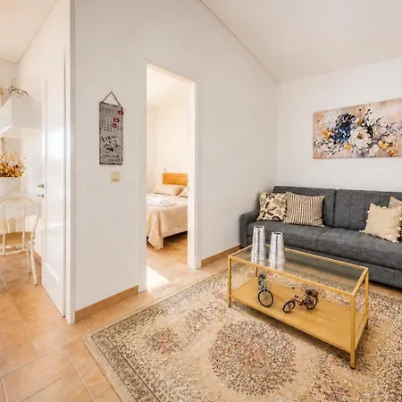 Golden Tiara Apartment